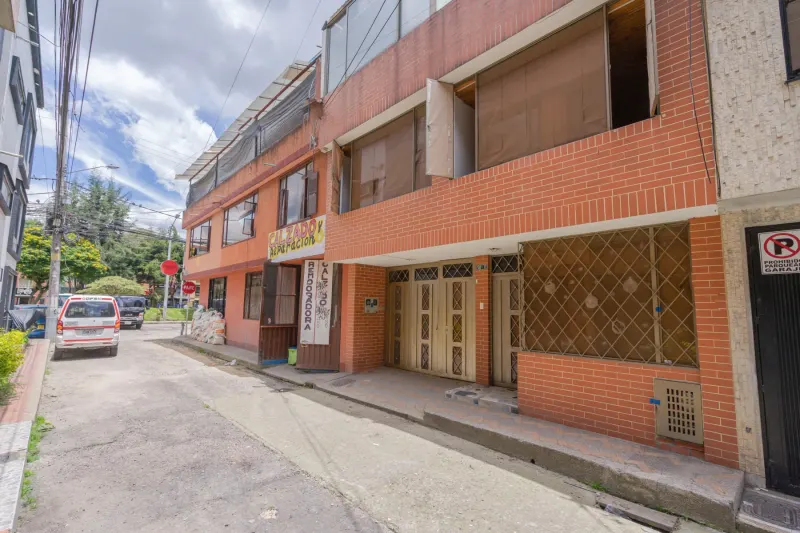Casa en BARRIO EL PINO, Bogotá