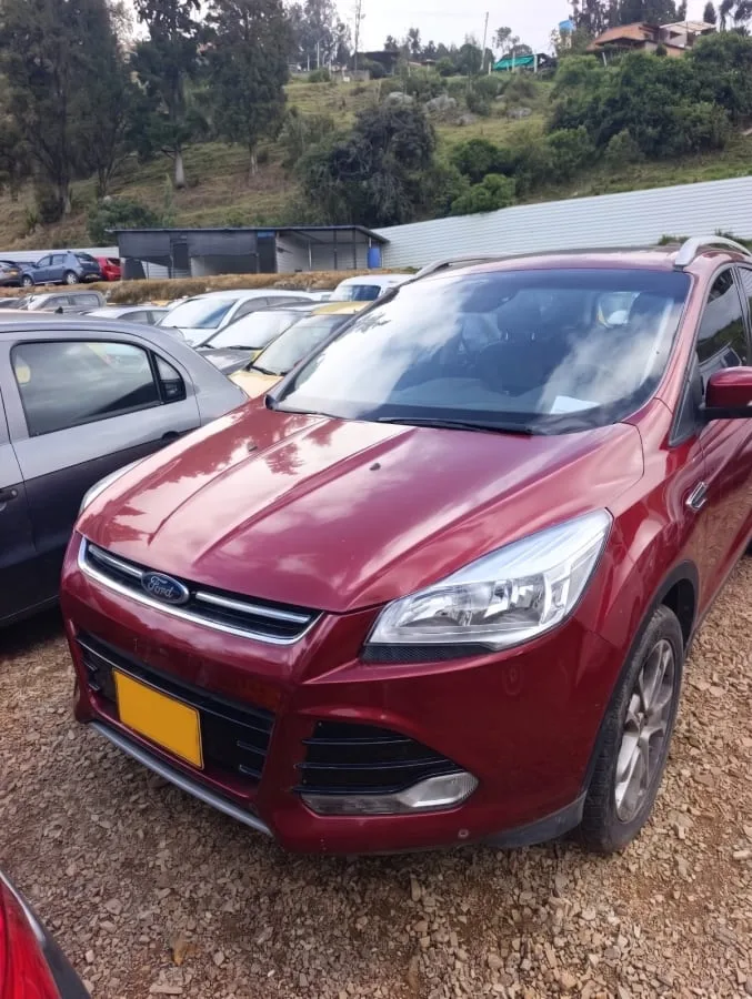 Ford Escape 2016, foto 1
