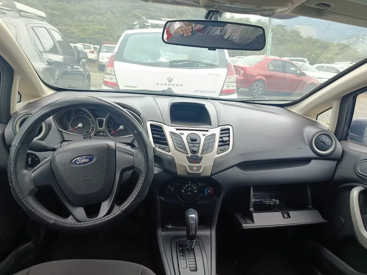 Ford Fiesta 2010, foto 2