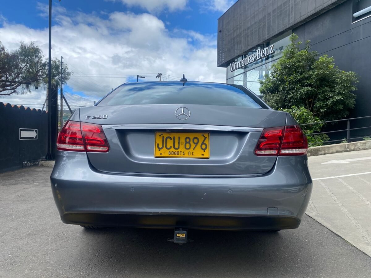 Mercedes Benz E250  2016   AJ1002 - Imagen 4