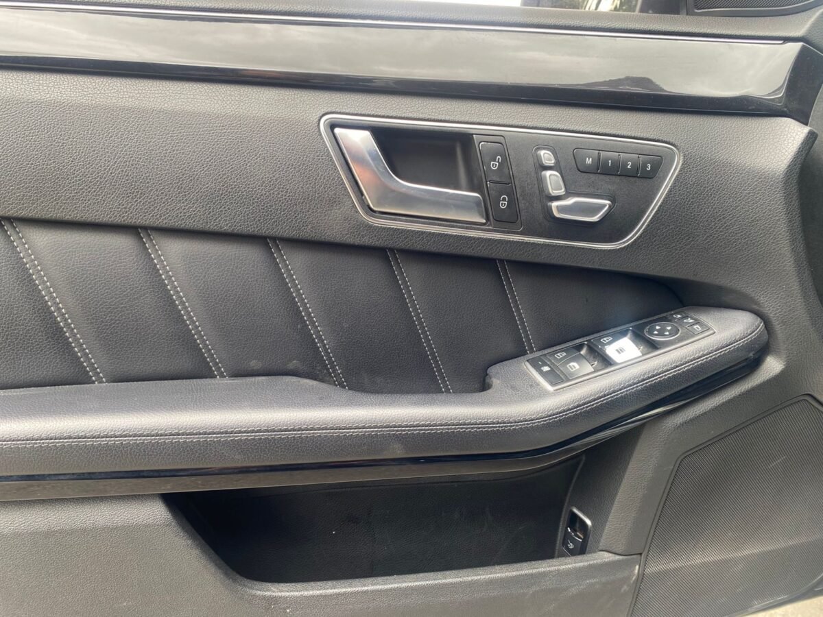 Mercedes Benz E250  2016   AJ1002 - Imagen 13