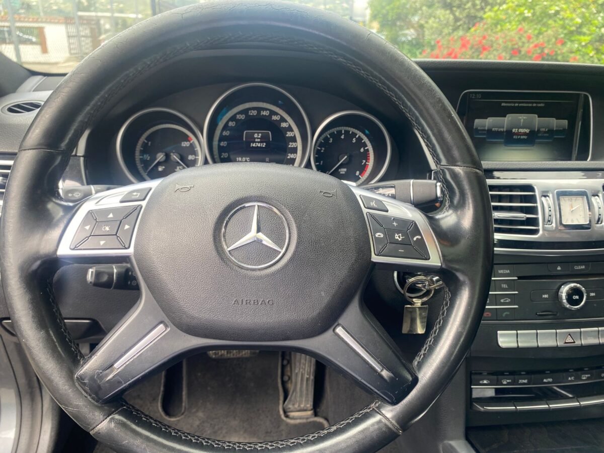 Mercedes Benz E250  2016   AJ1002 - Imagen 14