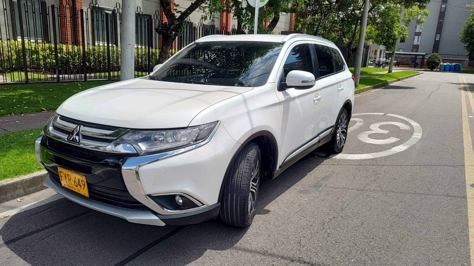 MITSUBISHI OUTLANDER 4X2 2019.
